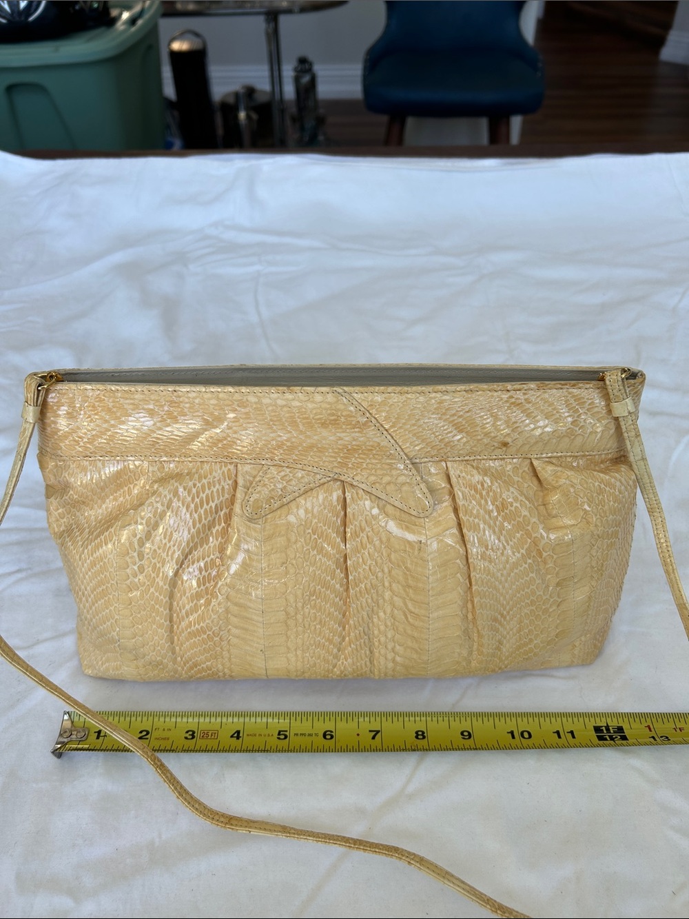 Mary Ann Rosenfeld - Textured Cream Python Shoulder Bag - Picture 6 of 11